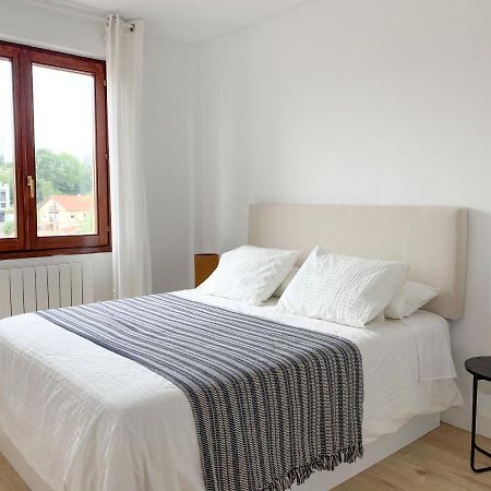 Acogedor Apartamento Con Terraza Y Parking Publico En 柯米拉斯 外观 照片