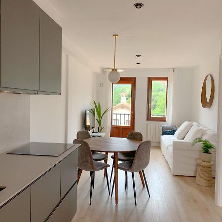 Acogedor Apartamento Con Terraza Y Parking Publico En 柯米拉斯 外观 照片