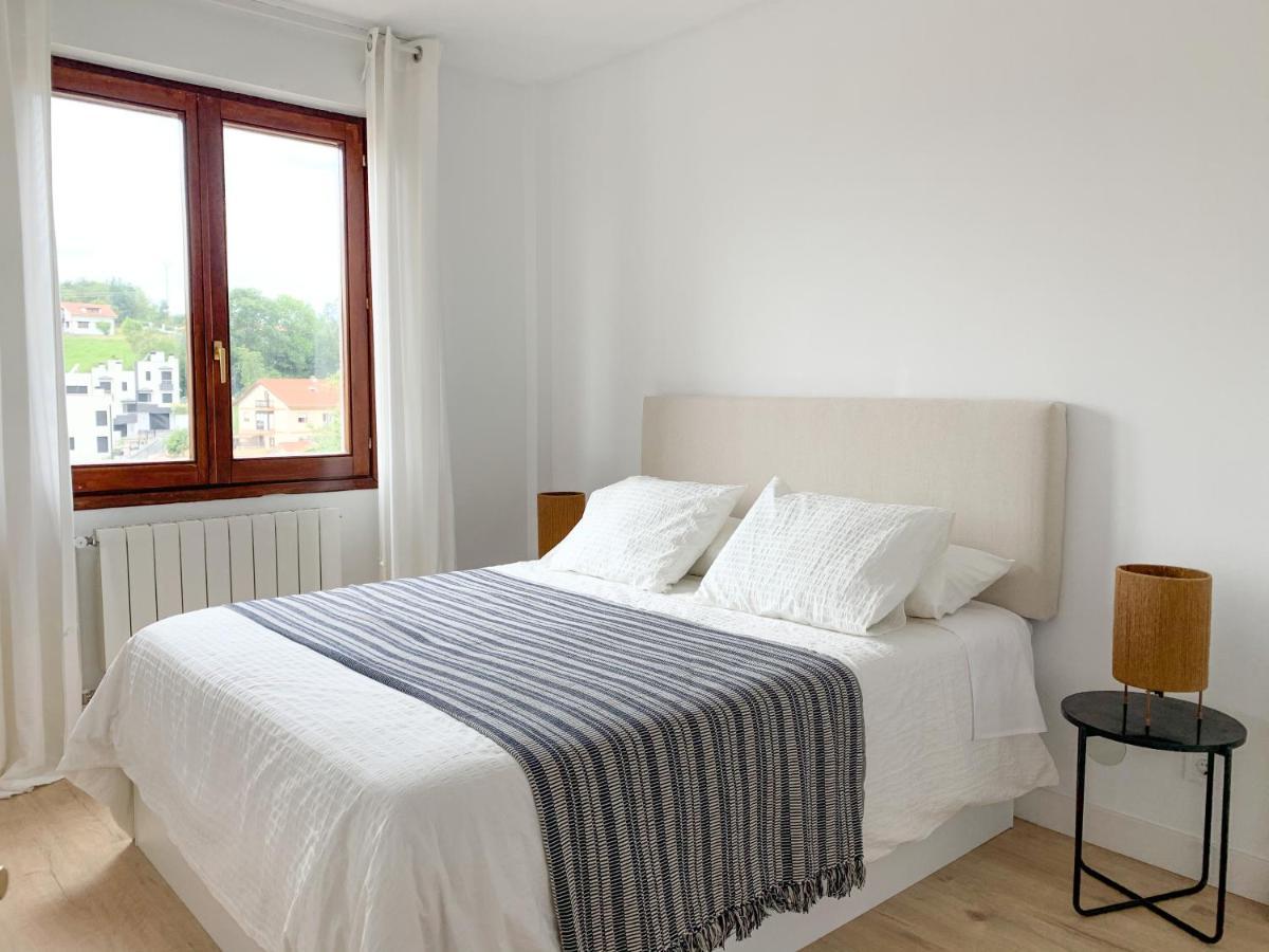 Acogedor Apartamento Con Terraza Y Parking Publico En 柯米拉斯 外观 照片