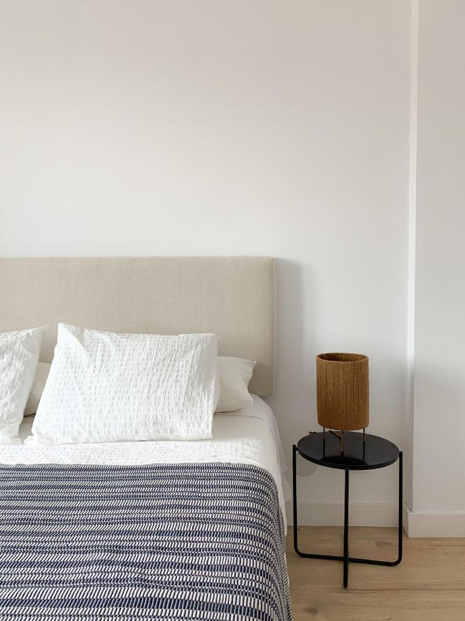 Acogedor Apartamento Con Terraza Y Parking Publico En 柯米拉斯 外观 照片