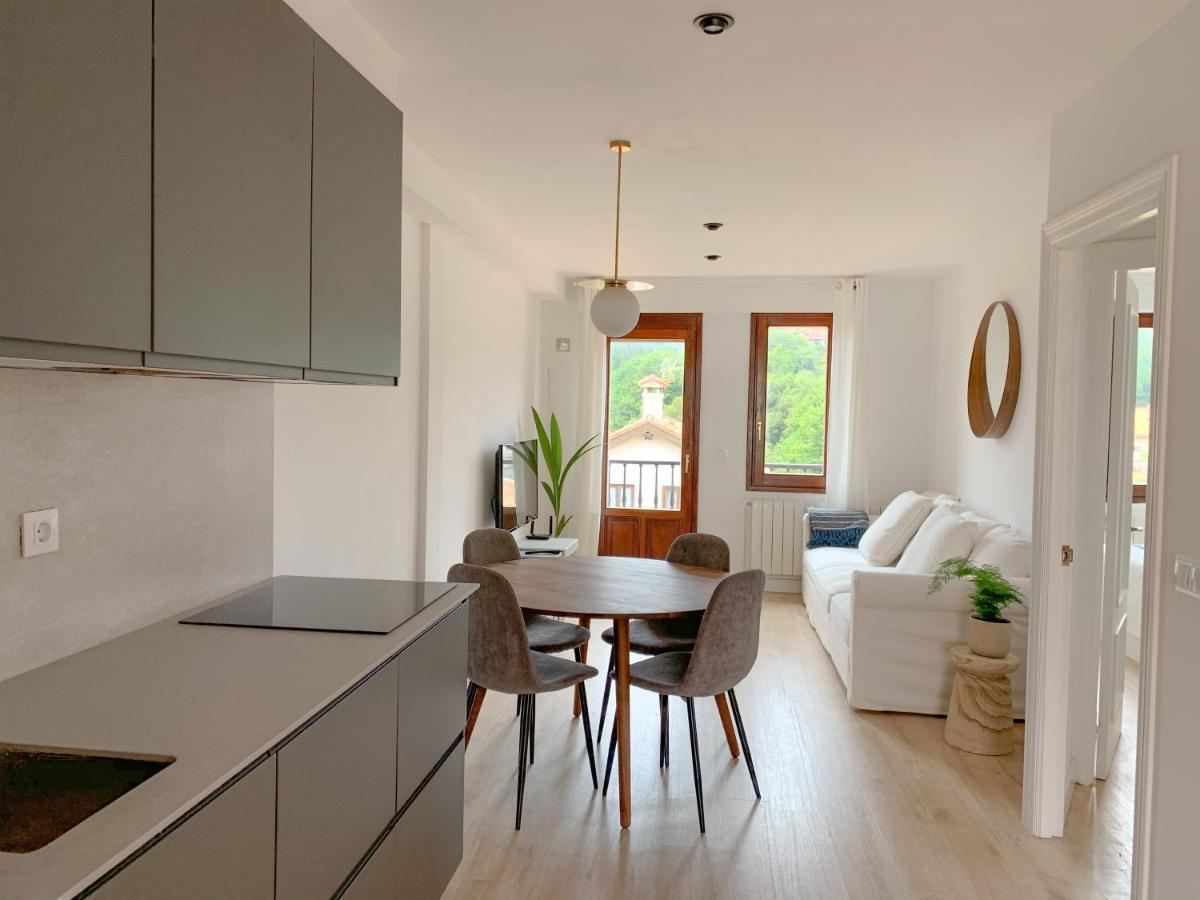 Acogedor Apartamento Con Terraza Y Parking Publico En 柯米拉斯 外观 照片